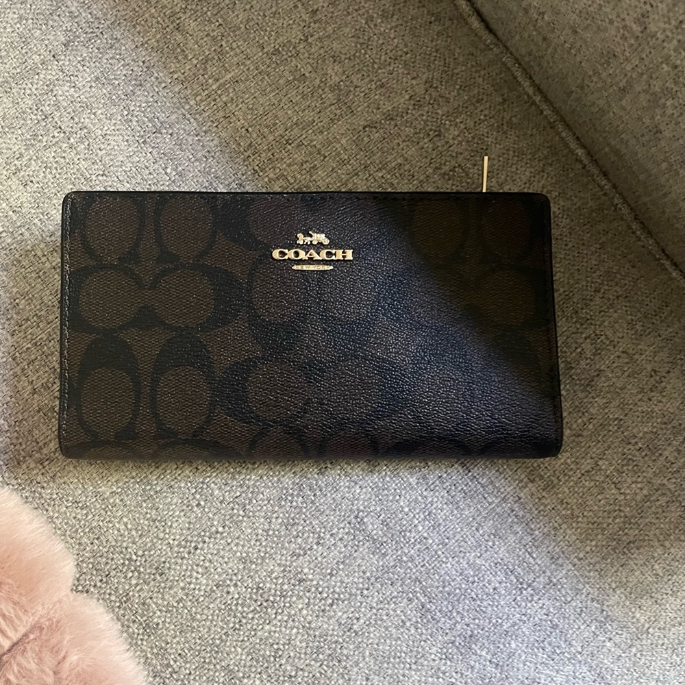 Slim Zip Wallet In Signature Canvas